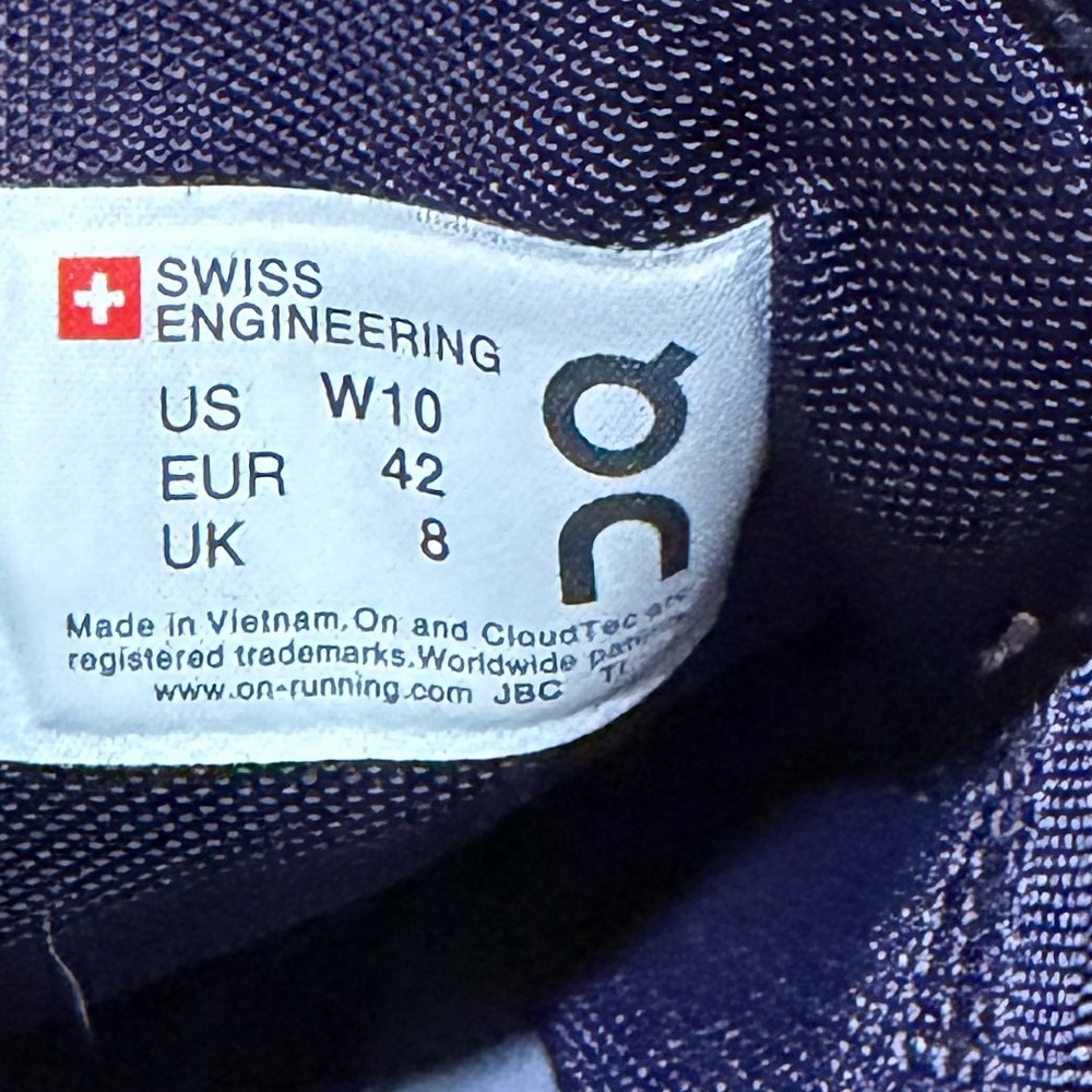 On Running Cloudflow Running Shoes  - Violet / Tide - Womens size 10 - Picture 8 of 9